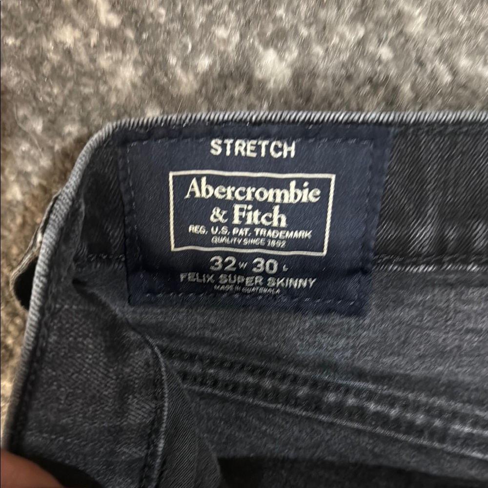 Abercrombie & Fitch Men's Black Skinny Jeans - Picture 2 of 2